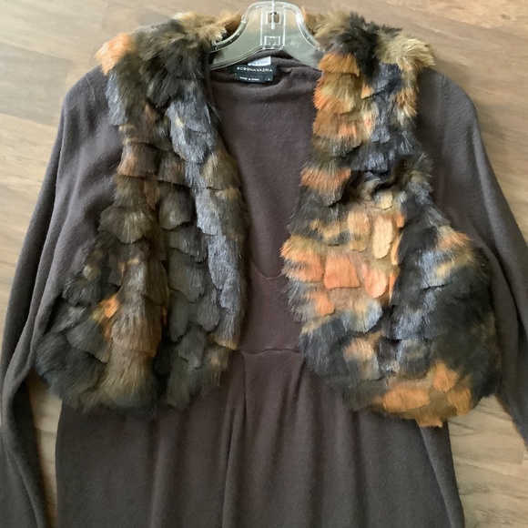 BCBG Max Aziria long sleeves dress and faux fur vest - Picture 4 of 5